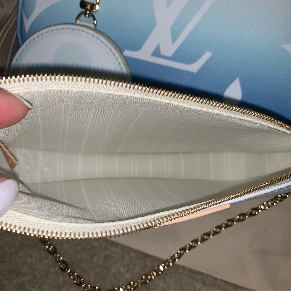 Lv Multiple Pochette By The Pool - image 4